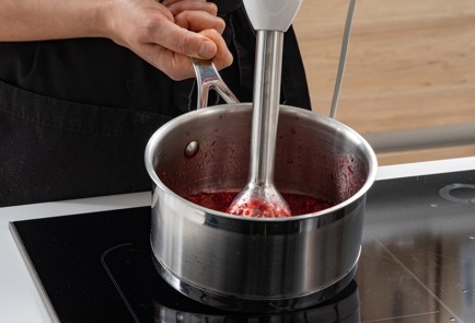 Фото шага рецепта Блины с малиной и фисташкой 175572 шаг 8  