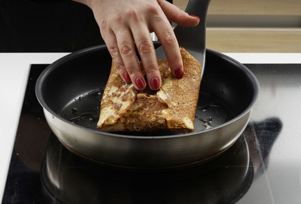 Фото шага рецепта Блины с мясной начинкой 153235 шаг 14  