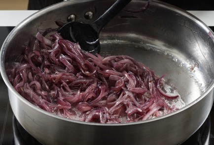 Фото шага рецепта Блины с мясной начинкой 153235 шаг 5  