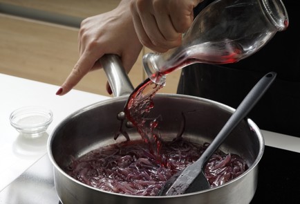 Фото шага рецепта Блины с мясной начинкой 153235 шаг 6  