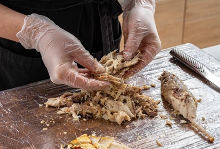 Фото шага рецепта Блины с паштетом из скумбрии и с зеленью 188250 шаг 2