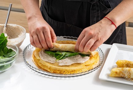 Фото шага рецепта Блины с паштетом из скумбрии и с зеленью 188250 шаг 8