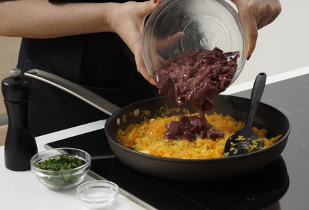 Фото шага рецепта Блины с печенью 153241 шаг 10  