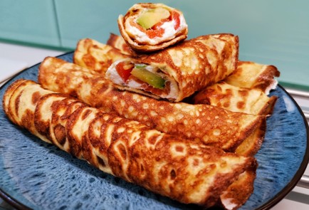 Фото шага рецепта Блины с семгой и авокадо 175531 шаг 13  