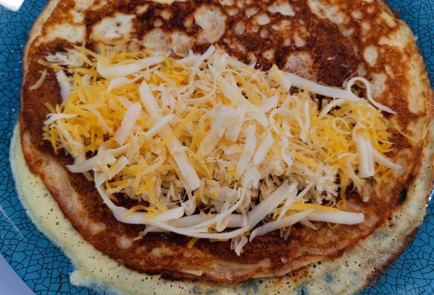 Фото шага рецепта Блины с сыром и зеленью 175594 шаг 11  