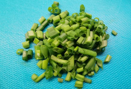 Фото шага рецепта Блины с сыром и зеленью 175594 шаг 8  