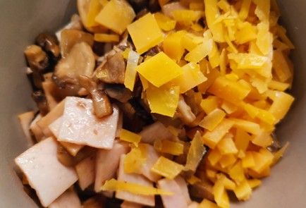 Фото шага рецепта Блины с ветчиной и грибами 175591 шаг 11  