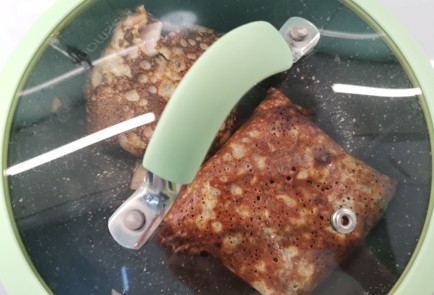 Фото шага рецепта Блины с ветчиной и грибами 175591 шаг 14  