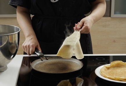 Фото шага рецепта Блины с ветчиной и сыром 153244 шаг 6  