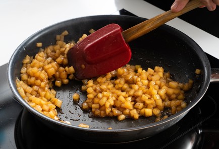 Фото шага рецепта Блины с яблочным конфитюром 140600 шаг 10  