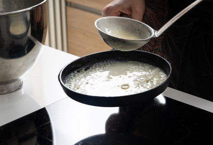 Фото шага рецепта Блины с яблочным конфитюром 140600 шаг 5  