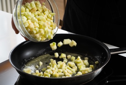 Фото шага рецепта Блины с яблочным конфитюром 140600 шаг 8  