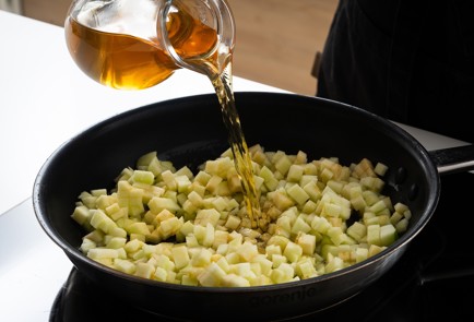 Фото шага рецепта Блины с яблочным конфитюром 140600 шаг 9  