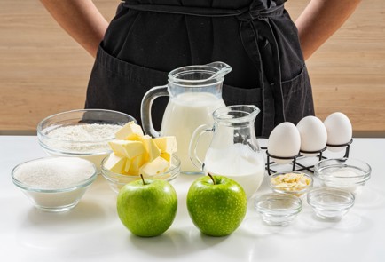 Фото шага рецепта Блины с яблоком и карамелью 175571 шаг 1  