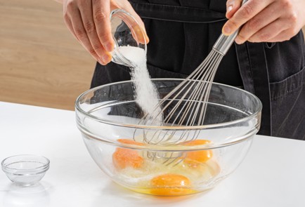 Фото шага рецепта Блины с яблоком и карамелью 175571 шаг 2  