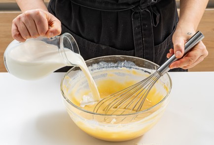 Фото шага рецепта Блины с яблоком и карамелью 175571 шаг 5  