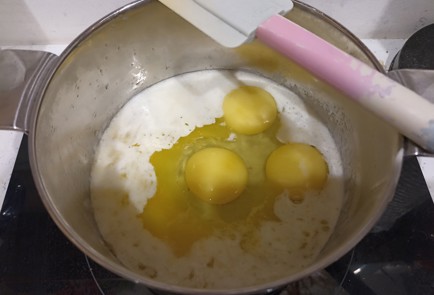 Фото шага рецепта Блины с яичномасляной болтушкой 191146 шаг 10  