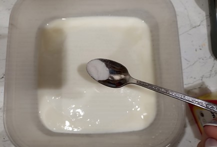 Фото шага рецепта Блины с яичномасляной болтушкой 191146 шаг 2  