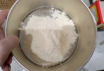 Фото шага рецепта Блины с яичномасляной болтушкой 191146 шаг 6  