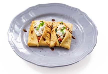 Фото шага рецепта Блины со шпинатом и страчателлой 175569 шаг 14  