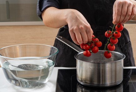 Фото шага рецепта Блины со шпинатом и страчателлой 175569 шаг 7  