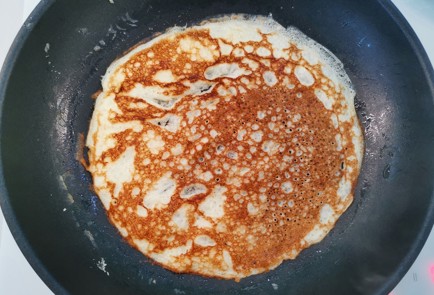 Фото шага рецепта Блины со сметаной и вареньем из айвы 175661 шаг 8  