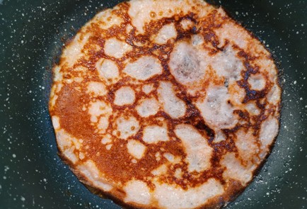 Фото шага рецепта Блины со свекольным соком 175540 шаг 10  