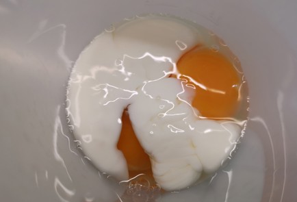 Фото шага рецепта Блины со свекольным соком 175540 шаг 2  