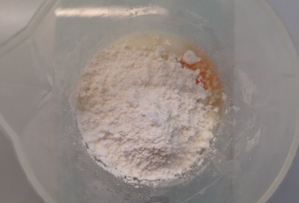 Фото шага рецепта Блины со свекольным соком 175540 шаг 3  