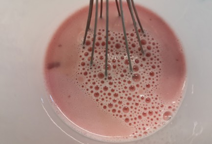 Фото шага рецепта Блины со свекольным соком 175540 шаг 7  