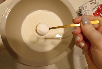 Фото шага рецепта Блины из кислого молока как у бабушки 191261 шаг 1