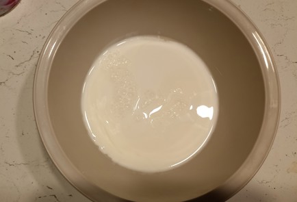 Фото шага рецепта Блины из кислого молока как у бабушки 191261 шаг 2