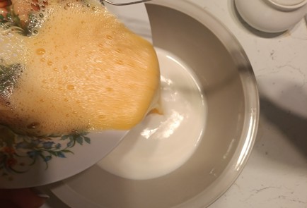 Фото шага рецепта Блины из кислого молока как у бабушки 191261 шаг 6