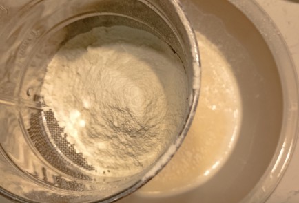 Фото шага рецепта Блины из кислого молока как у бабушки 191261 шаг 7