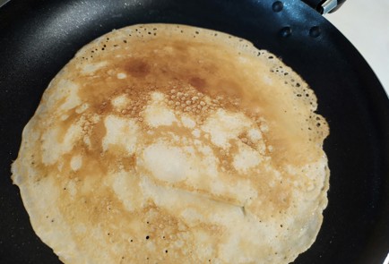 Фото шага рецепта Блины в сметанной заливке 189742 шаг 3  