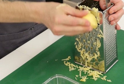 Фото шага рецепта Ирландские драники боксти 125345 шаг 3  