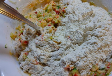 Фото шага рецепта Большие овощные оладьи 176036 шаг 17  