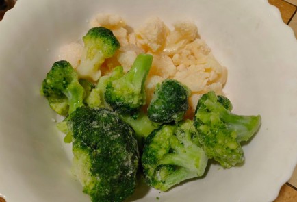 Фото шага рецепта Большие овощные оладьи 176036 шаг 2  