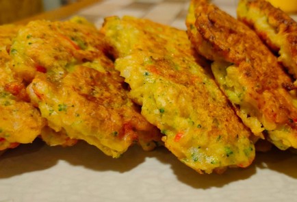 Фото шага рецепта Большие овощные оладьи 176036 шаг 22  