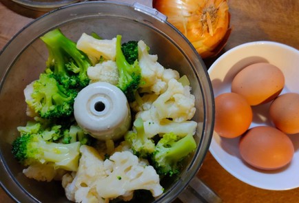 Фото шага рецепта Большие овощные оладьи 176036 шаг 5  