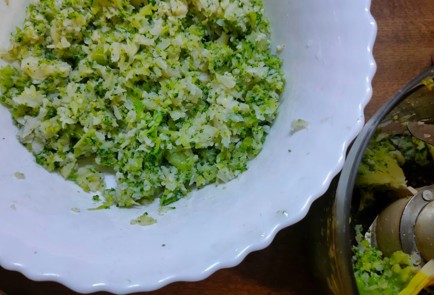 Фото шага рецепта Большие овощные оладьи 176036 шаг 6  