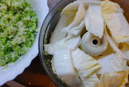 Фото шага рецепта Большие овощные оладьи 176036 шаг 9  