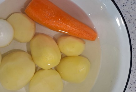 Фото шага рецепта Борщ из свиной лопатки с красным сладким перцем и петрушкой 187521 шаг 3  