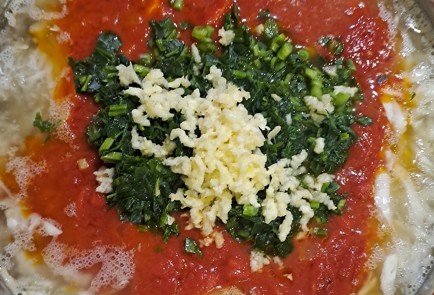 Фото шага рецепта Борщ с копченым салом на свиных ребрах 188601 шаг 10  