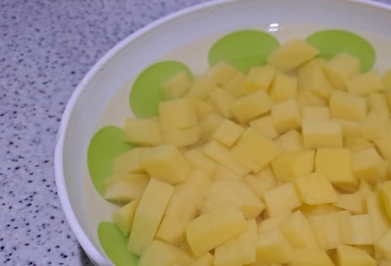 Фото шага рецепта Борщ с копченым салом на свиных ребрах 188601 шаг 3  