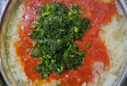 Фото шага рецепта Борщ с копченым салом на свиных ребрах 188601 шаг 9  