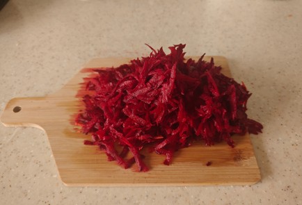 Фото шага рецепта Борщ с молодой капустой и домашним томатным соком 186378 шаг 5  