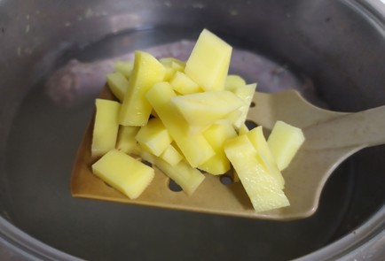 Фото шага рецепта Борщ с пекинской капустой 190737 шаг 2  