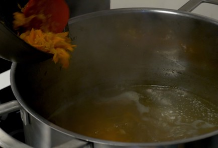 Фото шага рецепта Домашний борщ 150984 шаг 7  