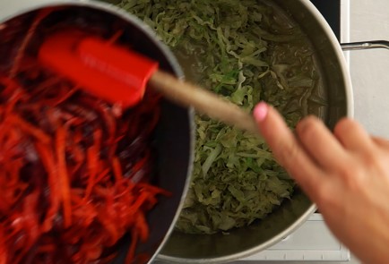 Фото шага рецепта Борщ с карасями 51602 шаг 5  